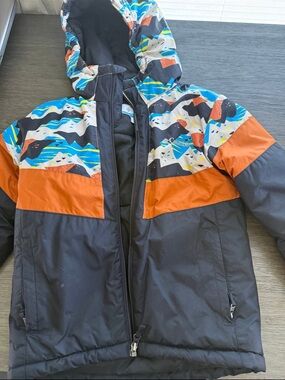 Columbia winter Kids Black and Orange Hooded Puffer with Multicolor Pattern
